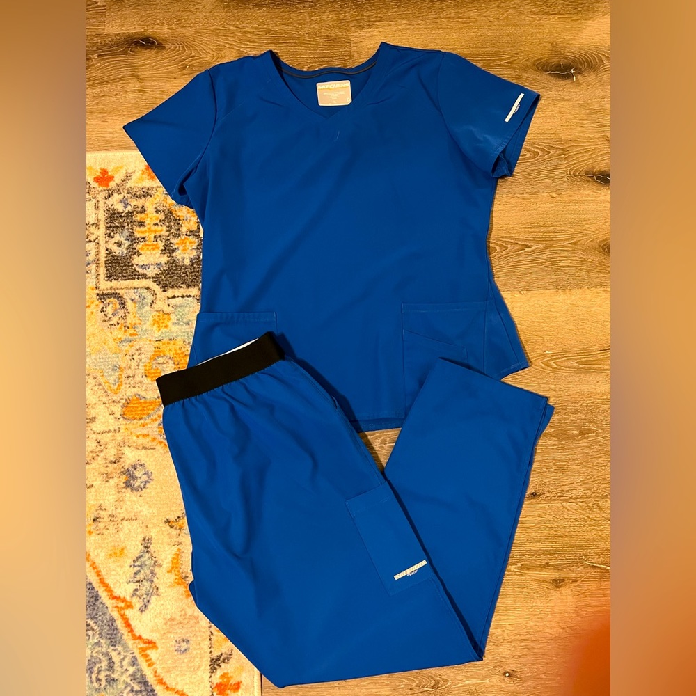 Sketchers scrubs
